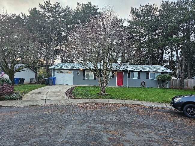 property at 905 Denise Ct SE