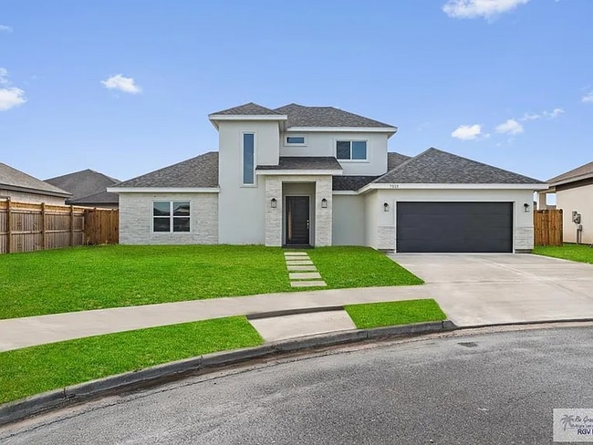 property at 7513 Pinewood Lk