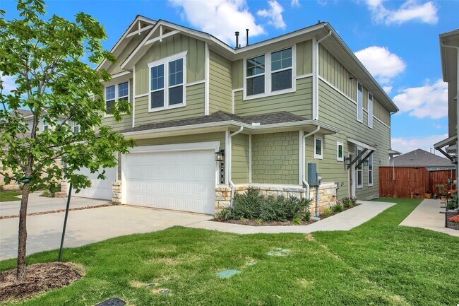 208 Mirabeau Way, Unit 7 in Liberty Hill, TX - Building Photo - Building Photo