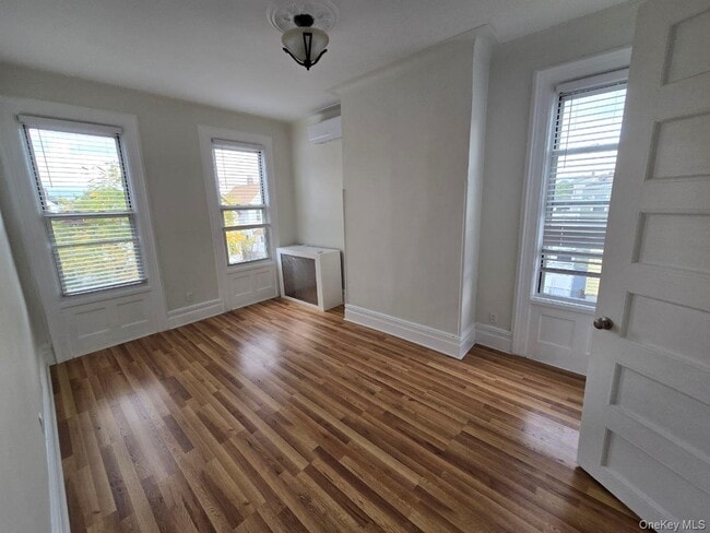 85 Chester Pl in Yonkers, NY - Building Photo - Building Photo