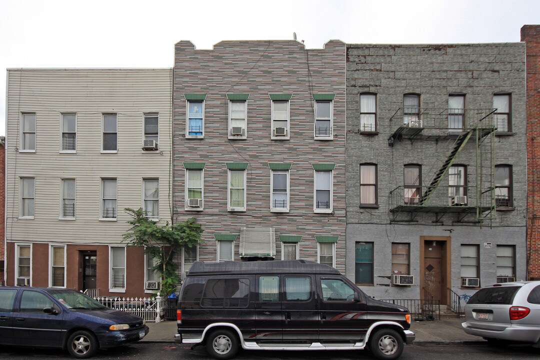 1136 Willoughby Ave in Brooklyn, NY - Building Photo