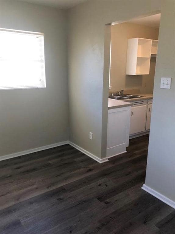 718 Hogan Dr in Rockdale, TX - Building Photo - Building Photo