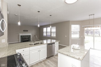 344 W Columbine Ln in Westfield, IN - Building Photo - Building Photo