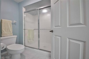 28068 Cavendish Ct in Bonita Springs, FL - Building Photo