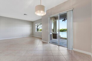 881 Marina del Ray Ln in West Palm Beach, FL - Building Photo