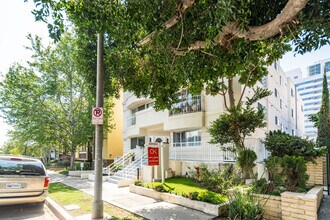 1247 Barry Ave in Los Angeles, CA - Foto de edificio - Building Photo