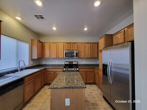 8716 Gateway Glen Dr in Las Vegas, NV - Building Photo - Building Photo