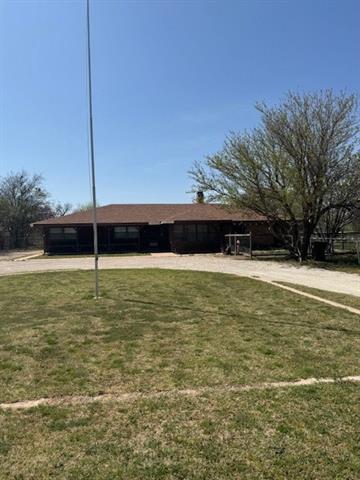 402 Sayles Ave in Tuscola, TX - Building Photo