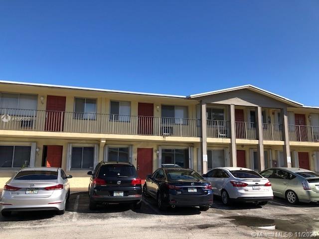 1818 E Oakland Park Blvd-Unit -82 in Fort Lauderdale, FL - Foto de edificio