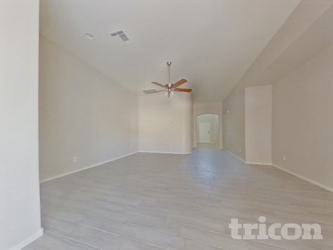 22160 W Shadow Dr in Buckeye, AZ - Building Photo - Building Photo