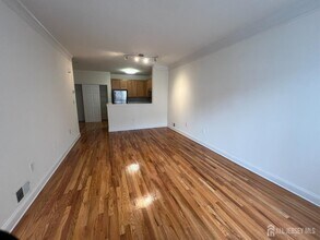 17 Burdak Rd in Sayreville, NJ - Building Photo - Building Photo