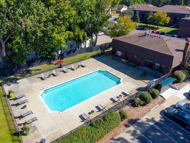 Knottingham Apartments