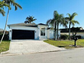 1196 Hatteras Cir in Greenacres, FL - Building Photo - Building Photo