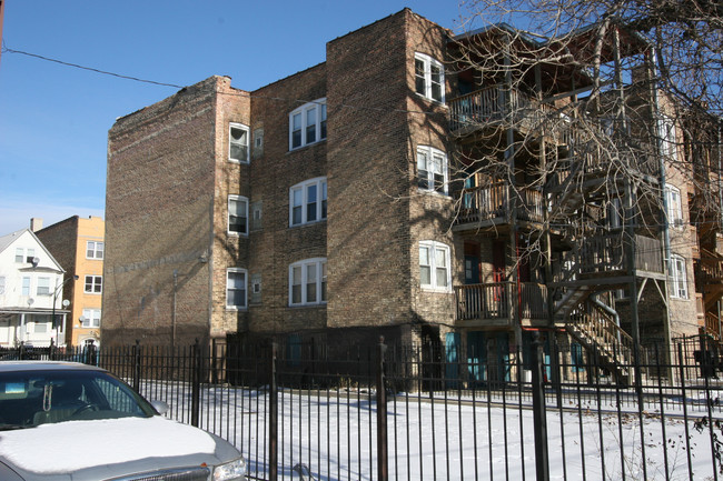 3639 W Shakespeare Ave in Chicago, IL - Building Photo - Building Photo