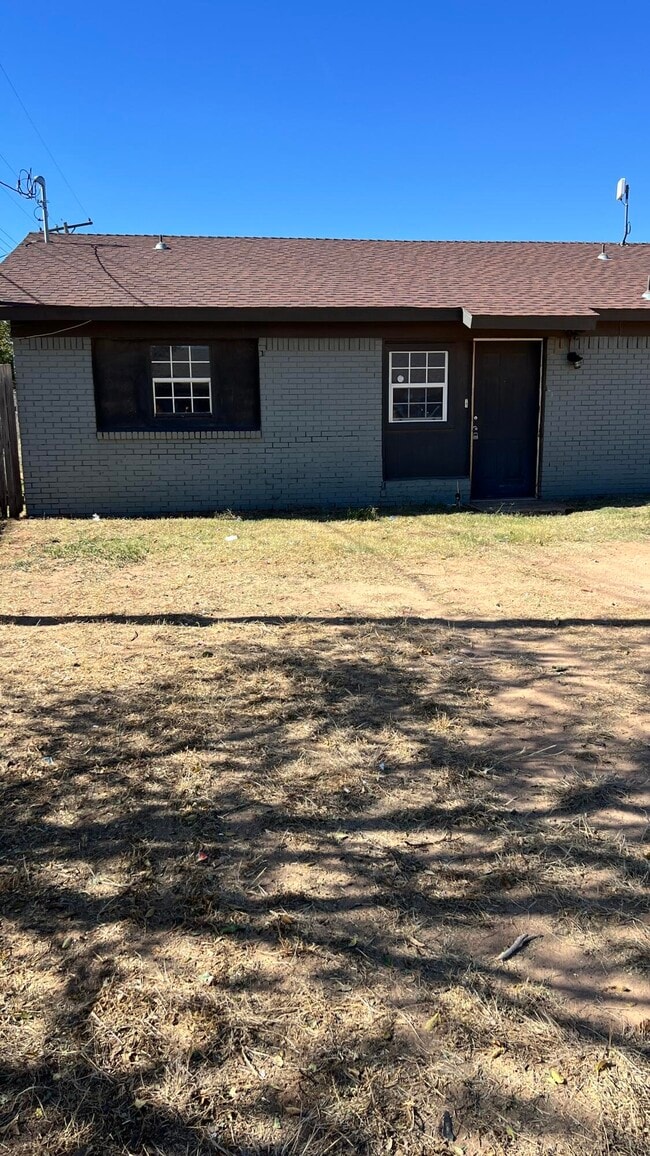 property at 1716 E Dartmouth St