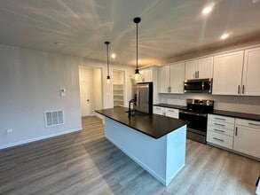 2055 Mandarin Dr in Chambersburg, PA - Building Photo - Building Photo
