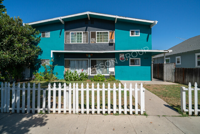 607 E Walnut St in Santa Ana, CA - Building Photo - Building Photo