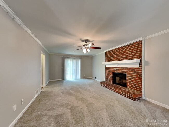 4989 Mossy Ct in Stone Mountain, GA - Building Photo - Building Photo