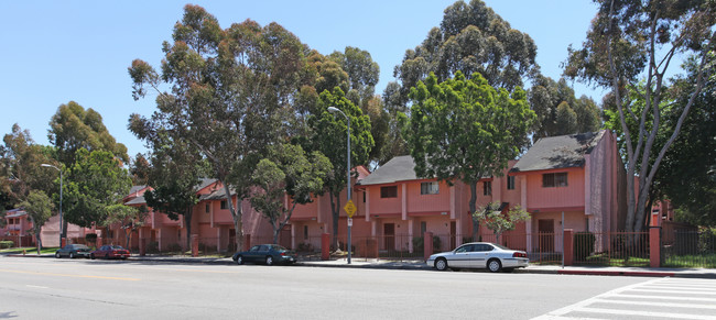 Watts Arms I in Los Angeles, CA - Building Photo - Building Photo