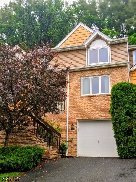 48 Edgefield Dr in Morris Plains, NJ - Building Photo