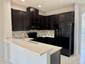 7011 White Treetop Pl in Riverview, FL - Building Photo - Building Photo