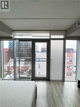 250 Albert St in Waterloo, ON - Building Photo - Building Photo