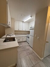 1220 La Loma Ave in Modesto, CA - Building Photo - Building Photo
