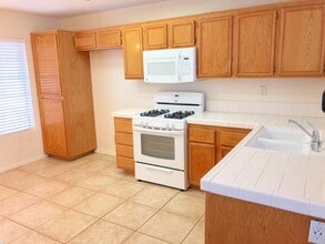 11300 Mathilda Ln in Riverside, CA - Building Photo - Building Photo