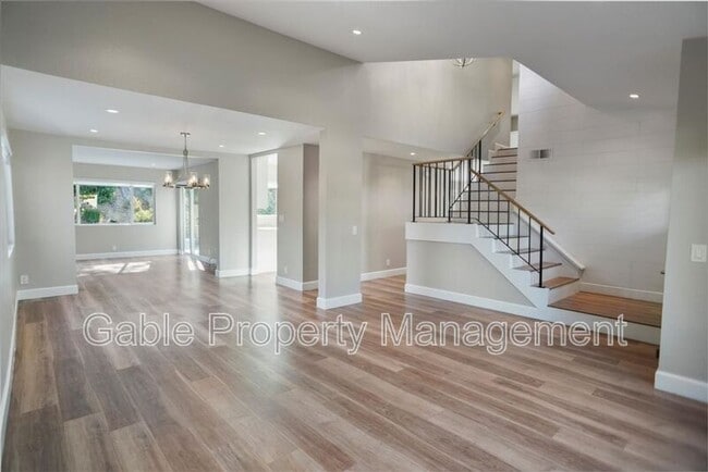 23118 Tupelo Ridge Dr in Santa Clarita, CA - Building Photo - Building Photo