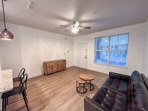 621 SW 10th St in Gainesville, FL - Building Photo - Building Photo