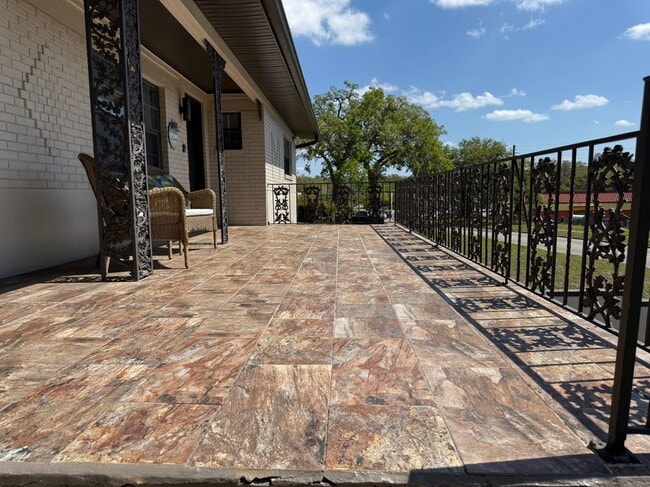 5418 Riverhills Dr in Temple Terrace, FL - Building Photo - Building Photo