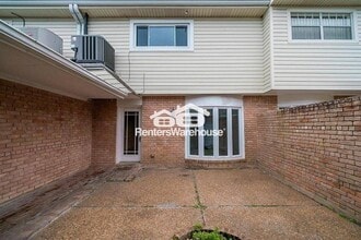 1411 Ramada Dr in Houston, TX - Foto de edificio - Building Photo