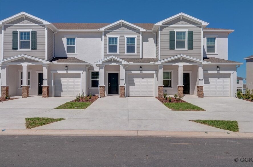 2652 Armstrong Ave, Unit 308 in Clermont, FL - Building Photo