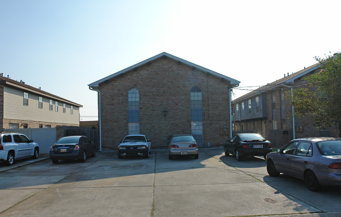 4417 Barnett St in Metairie, LA - Building Photo