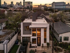 1502 Waller St in Austin, TX - Foto de edificio - Building Photo