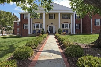 Rodgers Forge in Baltimore, MD - Foto de edificio - Building Photo