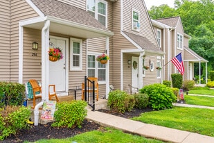 Huntingdon Woods in Feasterville-Trevose, PA - Building Photo