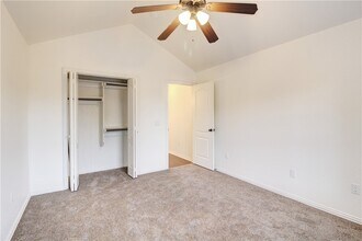 767 W Sandy Beach Ln in Fayetteville, AR - Building Photo - Building Photo