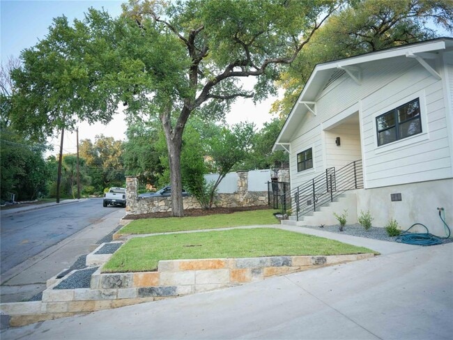 803 Oakland Ave in Austin, TX - Building Photo - Building Photo