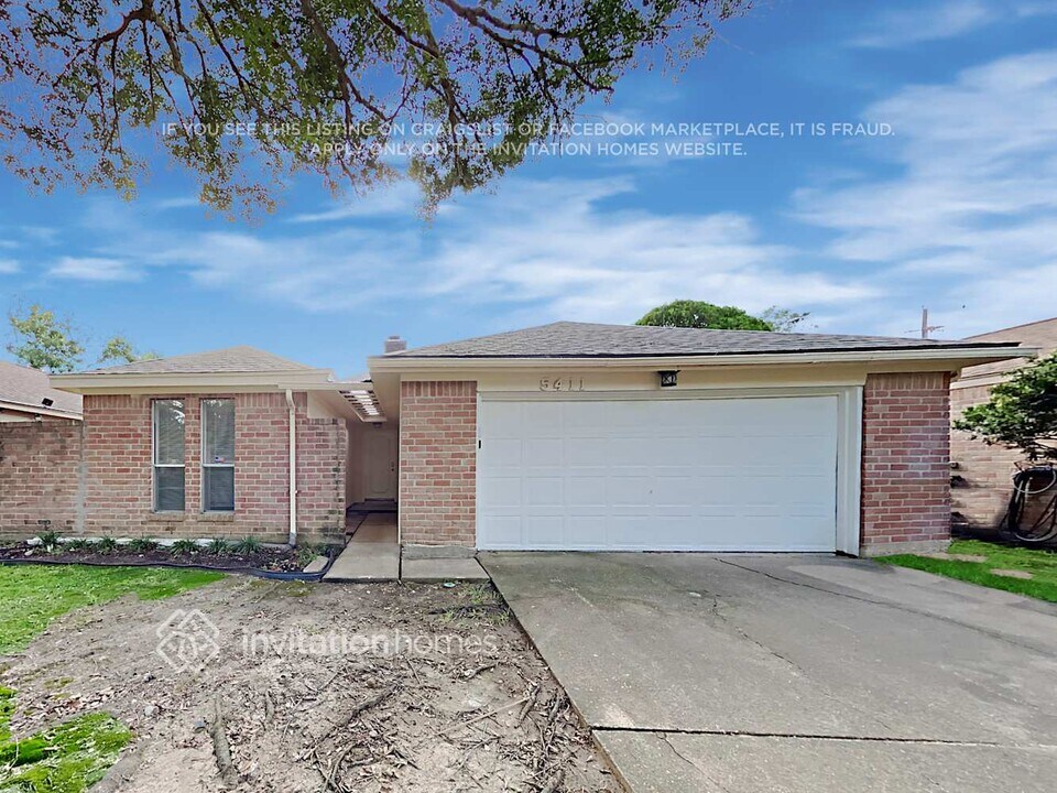 5411 Starfield Dr in Houston, TX - Building Photo