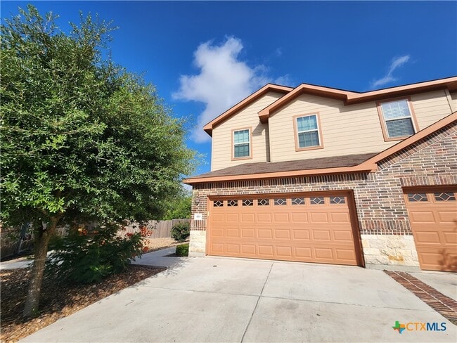 property at 430 Creekside Curve