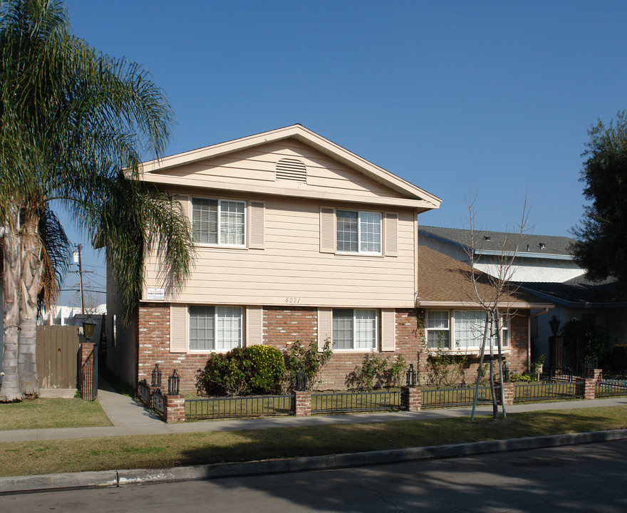 4271 Green Ave in Los Alamitos, CA - Foto de edificio