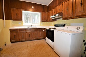 141 Fuller St, Unit 1 in Brookline, MA - Building Photo - Building Photo