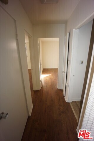 1233 Barry Ave-Unit -101 in Los Angeles, CA - Building Photo - Building Photo