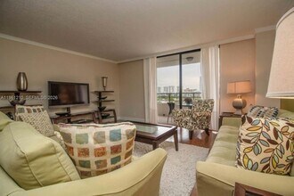 600 Three Islands Boulevard, Unit 622 in Hallandale Beach, FL - Building Photo - Building Photo