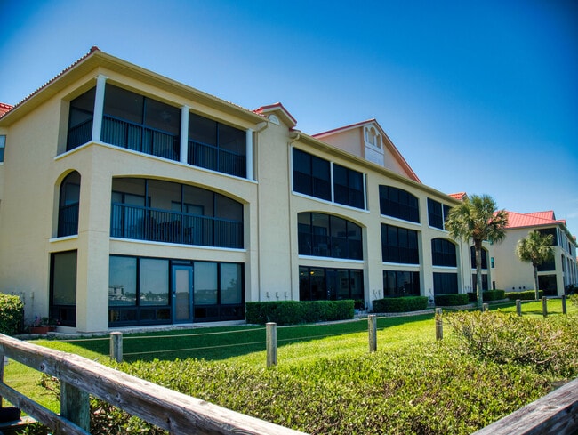 444 Bouchelle Dr, Unit 444 Bouchelle 201 in New Smyrna Beach, FL - Building Photo - Building Photo