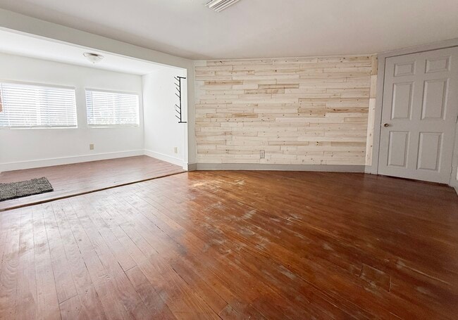 2405 Sunset Blvd in Houston, TX - Building Photo - Building Photo