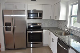 9780 Bay Harbor Terrace in Bay Harbor Islands, FL - Building Photo - Building Photo