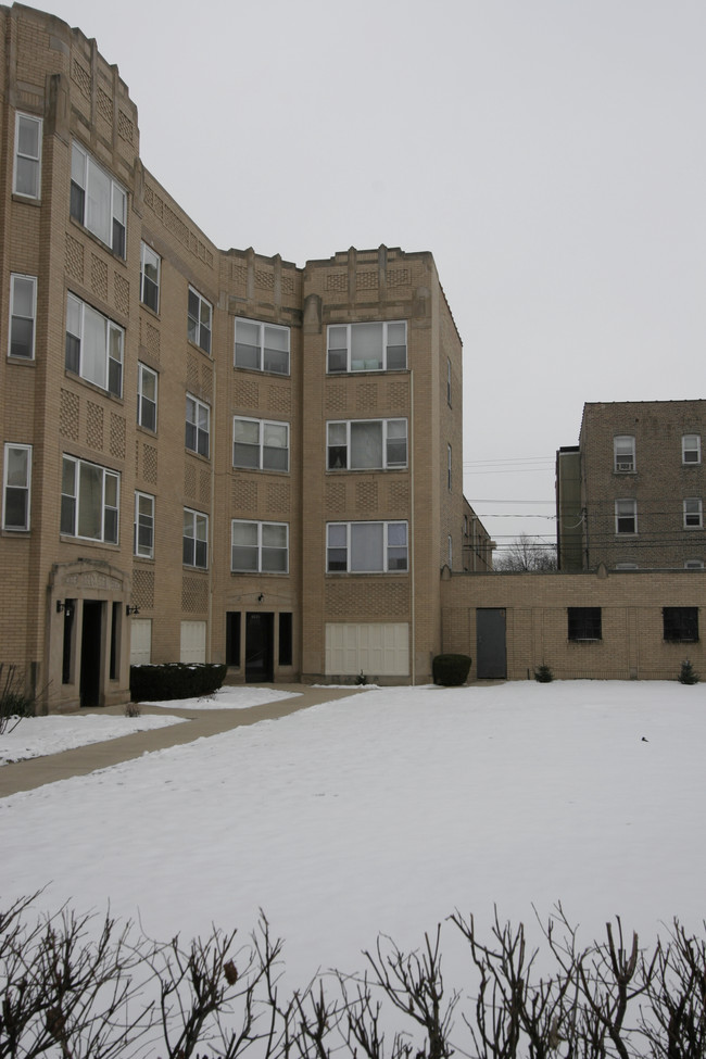 8025 Kilpatrick Ave in Skokie, IL - Building Photo - Building Photo