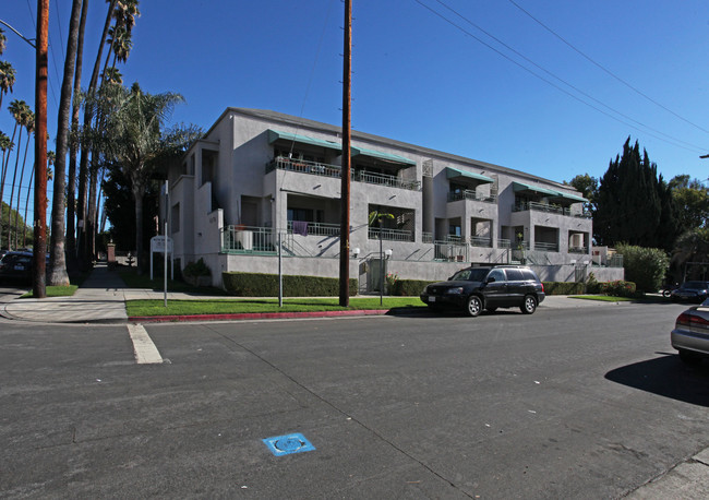 4574 Finley Ave in Los Angeles, CA - Building Photo - Building Photo